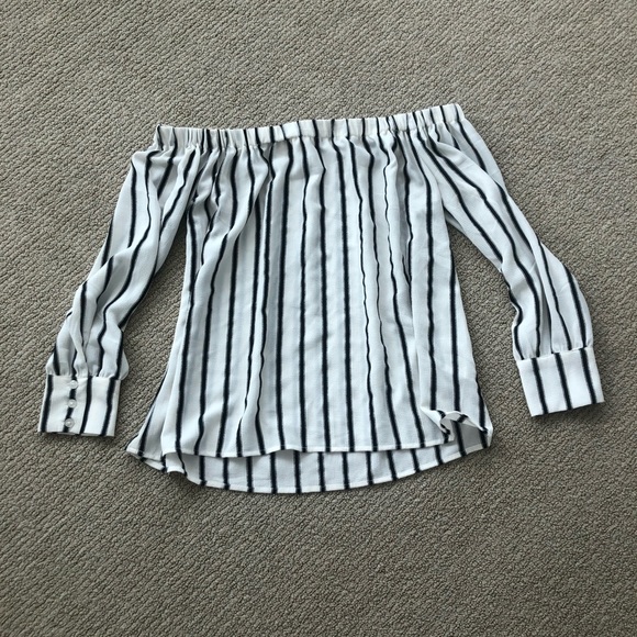 Off the Shoulder Striped Top - Picture 3 of 3